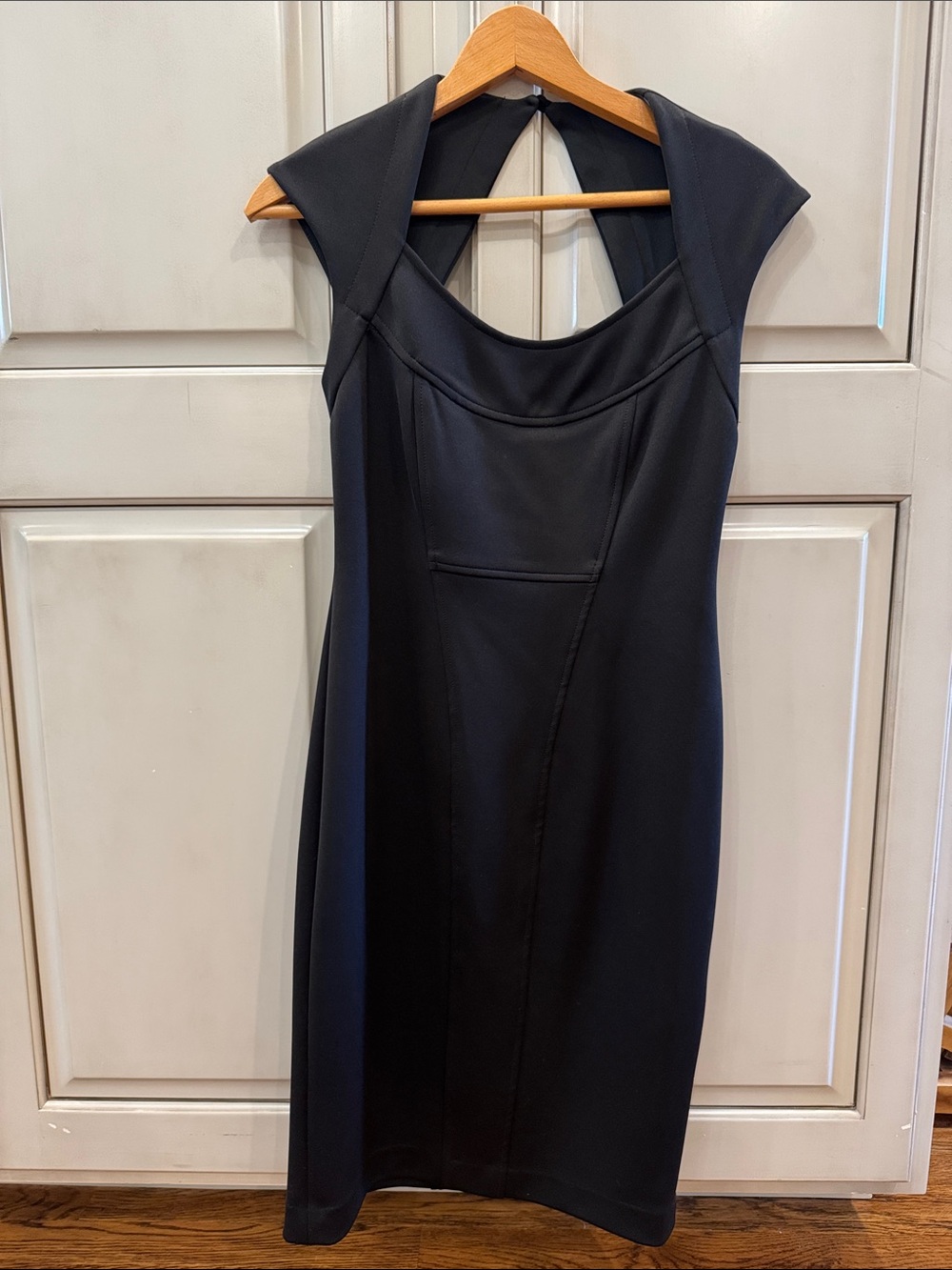 Maggy London Black Cap-Sleeve Midi Sheath Dress